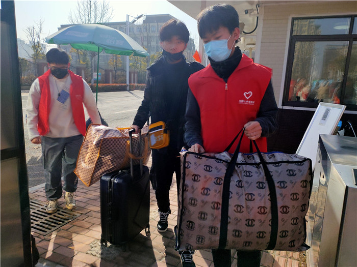 團(tuán)委:離校步履總匆忙，志愿服務(wù)暖心房(圖3)