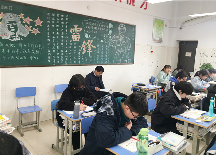 高二級部：推門聽課日日新，教研相長節(jié)節(jié)高(圖1)