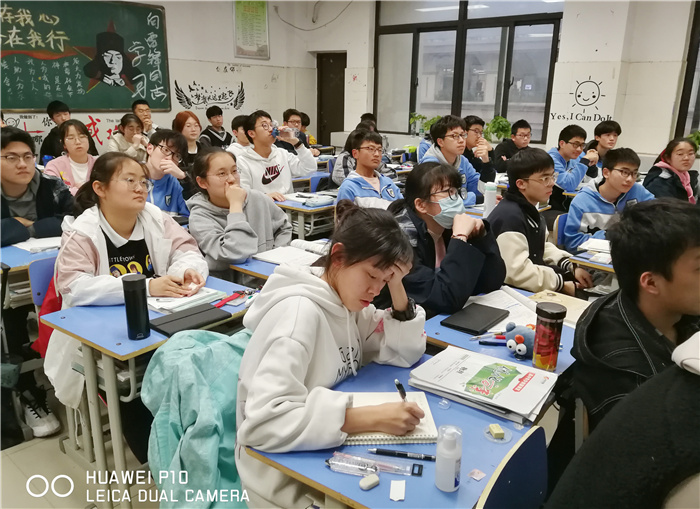 高二級(jí)部：職業(yè)生涯規(guī)劃啟迪夢(mèng)想，高二十六學(xué)子厲兵秣馬(圖4)