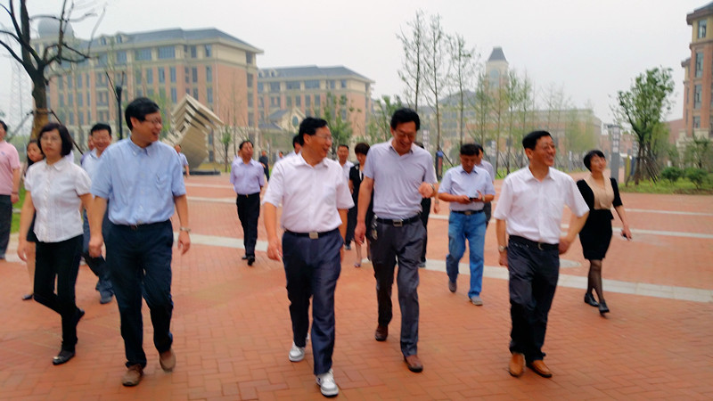 省委常委、市委書記吳存榮調(diào)研合肥七中新校(圖3)