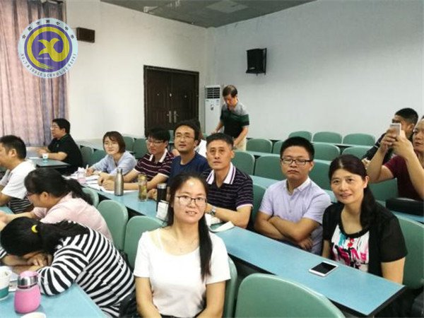 砥礪前行，我們?cè)诼飞?圖2)