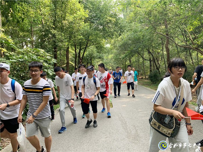 八月登頂蜀峰躊躇滿志，六月蟾宮折桂志在必得(圖3)