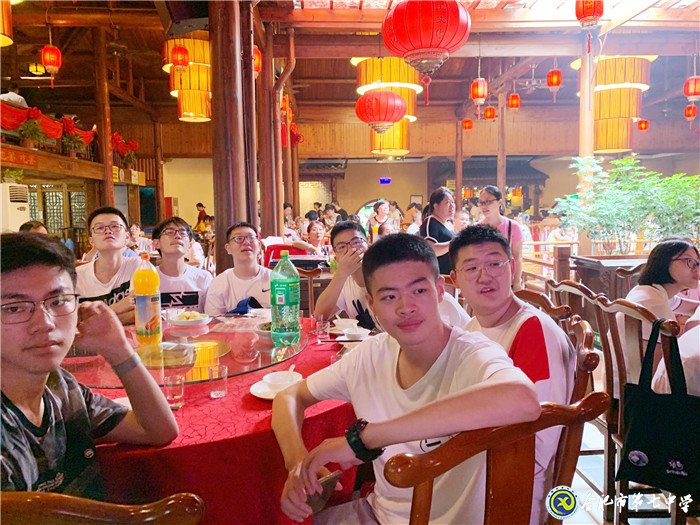八月登頂蜀峰躊躇滿志，六月蟾宮折桂志在必得(圖9)