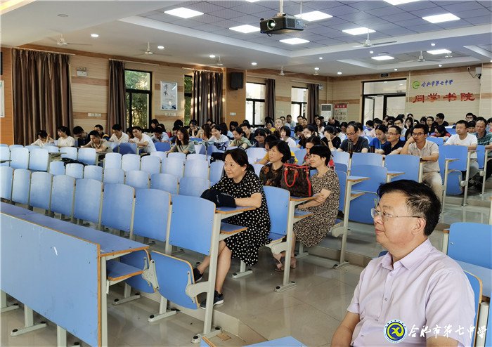 重教重研駕馭新教材，盡心盡力書寫新輝煌(圖6)