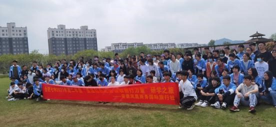 “莫倚高枝縱繁白，也須回首顧螳螂?！?圖2)