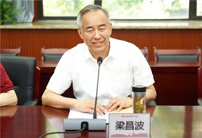 再獲高校“進一步”認可！安徽師范大學向合肥七中授牌“優(yōu)質(zhì)生源基地”(圖2)