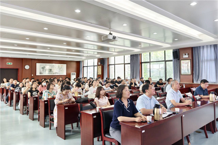 合肥七中2024-2025學(xué)年度第一學(xué)期高二開(kāi)學(xué)工作會(huì)議(圖1)