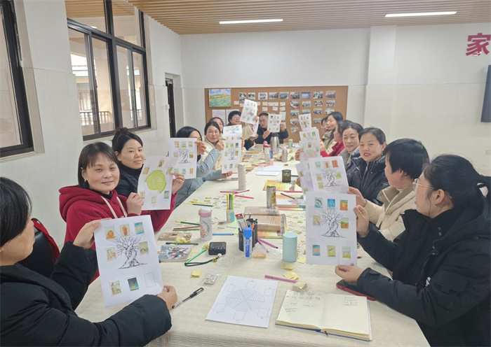 合肥七中舉行第54期家長讀書會暨學期總結(jié)表彰會1.jpg