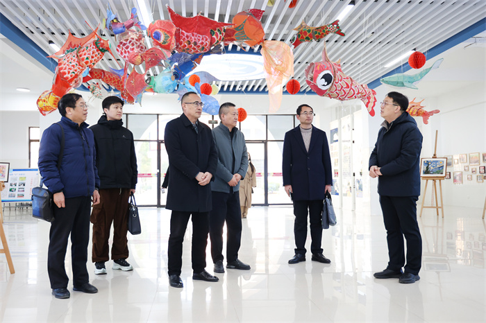 江蘇省新星教育集團一行蒞臨合肥七中參觀交流(圖2)