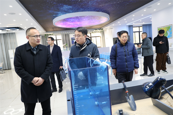 江蘇省新星教育集團一行蒞臨合肥七中參觀交流(圖4)