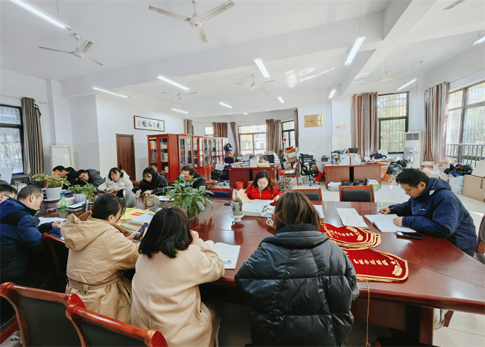 合肥七中高二年級召開備課組長、組團長工作會議(圖2)