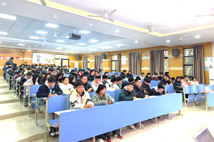 高三學(xué)生自主管理會(huì)議2.png